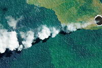 Le volcan Home Reef est entré en éruption et a fait apparaître une petite île au centre des Tonga.
