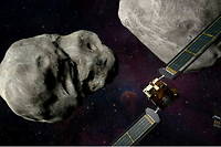 Représentation artistique de la sonde spatiale DART de la Nasa et du LICIACube de l'Agence spatiale italienne avant l'impact sur l'astéroïde Dimorphos.

