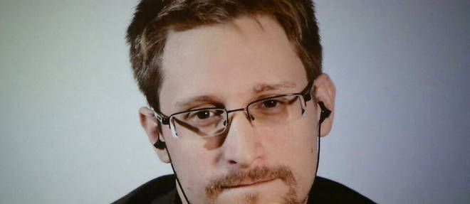 Edward Snowden, prive de son passeport americain sur demande de Washington, s'etait retrouve a Moscou en mai 2013.
