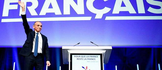 Eric Zemmour face a ses partisans a Paris, au soir du premier tour de l'election presidentielle le 10 avril 2022.
