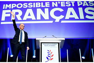 Éric Zemmour face à ses partisans à Paris, au soir du premier tour de l'élection présidentielle le 10 avril 2022.
