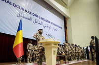 Plusieurs fois reporté, le dialogue national s'est finalement ouvert le 20 août 2022 à N'Djamena, la capitale tchadienne, autour du chef de la junte militaire Mahamat Idriss Déby Itno, en dépit du boycott de la majorité de l'opposition et de deux des plus puissants mouvements rebelles armés.
