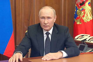 Vladimir Poutine doit prononcer un long discours à l'occasion de l'officialisation, du côté russe, de certains territoires occupés.
