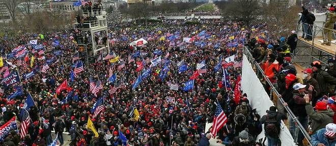 Des centaines de supporteurs de Donald Trump mobilisés à proximité du Capitole à Washington, lors des émeutes du 6 janvier 2021.
