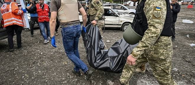 Dans un centre de transit bombarde du Sud ukrainien, l'abomination de la guerre