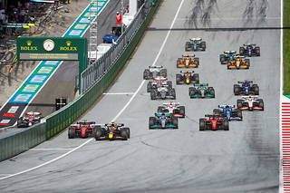Charles Leclerc et Max Verstappen bataillent au Grand Prix d'Autriche.
