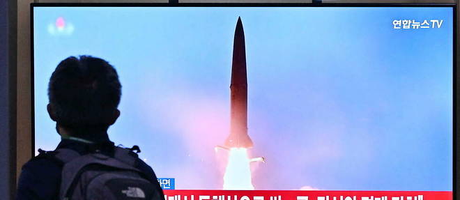 Selon des experts, des trajectoires irregulieres indiquent que les missiles sont capables de manoeuvrer en vol, ce qui les rend plus difficiles a suivre et a intercepter.
