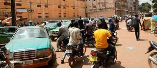 La population de Ouagadougou a massivement été contrainte de se mettre à l'abri alors que l'armée a pris le pouvoir au Burkina Faso.
