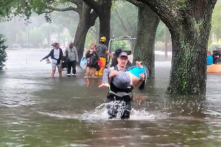 L’ouragan Ian devrait se dissiper au cours de la nuit prochaine après avoir provoqué des inondations en Floride.
