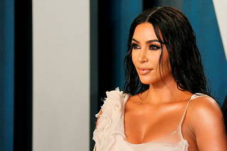 Kim Kardashian avait fait la publicité d'un actif en cryptomonnaie, les jetons EMAX, vendus sur EthereumMax, sans mentionner qu'elle était payée pour le faire.
