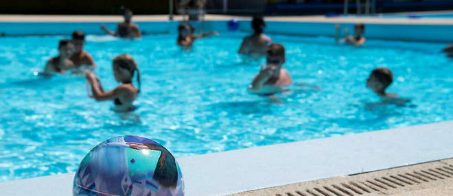 La piscine olympique de Nogent-sur-Marne, dans le Val-de-Marne, n'est plus chauffee en raison du prix de l'energie. Le port d'une combinaison thermique est desormais obligatoire. (image d'illustration)
