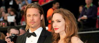 L'actrice Angelina Jolie accuse son ex-mari Brad Pitt d'avoir violenté leurs enfants lors d'une dispute à bord d'un jet privé en 2016. 
