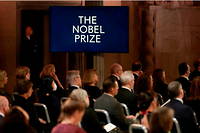 Le prix Nobel de littérature est l'un des plus prestigieux au monde, avec le prix Nobel de la paix.
