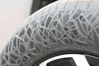 Michelin a homologué des pneus pour voiture composés à 45 % de matériaux « durables ».
