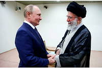 L'ayatollah Ali Khamenei, numéro un iranien, reçoit le président russe Vladimir Poutine le 19 juillet 2022 à Téhéran.
