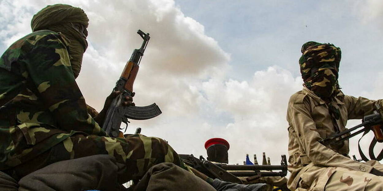 Conflit au Soudan : Les AK-47 vendus au marché noir inondent la capitale du  Soudan - BBC News Afrique