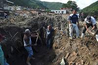 Glissement de terrain au Venezuela: une &quot;centaine&quot; de morts et plus d'espoir de trouver des survivants