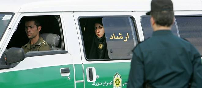 En Iran, la police des moeurs fait la loi depuis plus d'une decennie