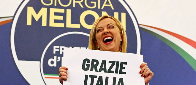 Giorgia Meloni doit negocier avec deux autres partis au Parlement italien.
