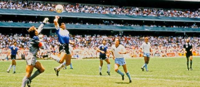 Ce but de la main de Maradona avait été suivi, quelques minutes plus tard, d'un autre but, élu « but du siècle ».
