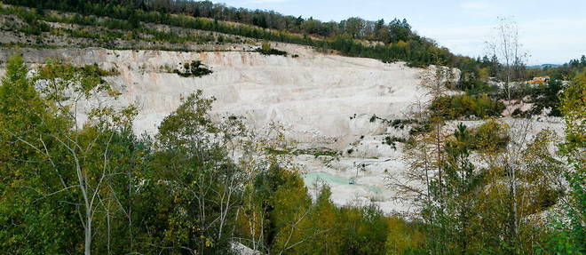 Decouverte d'un gisement de lithium a Echassieres, dans l'Allier.
