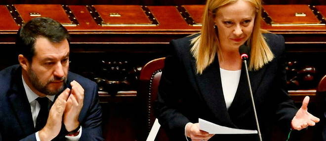 Giorgia Meloni lors de sa premiere prise de parole au Parlement italien, au cote de Matteo Salvini, le 25 octobre, a Rome.
