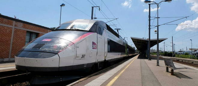 Le TGV Le Havre-Marseille dessert Rouen, Mantes, Versailles, Massy, Lyon et Avignon.
