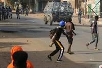 Des milliers de manifestants au Soudan, sous les gaz lacrymog&egrave;nes