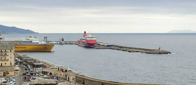 Le port de Bastia, en Corse, est desormais juge trop etroit pour accueillir les grands navires modernes.
