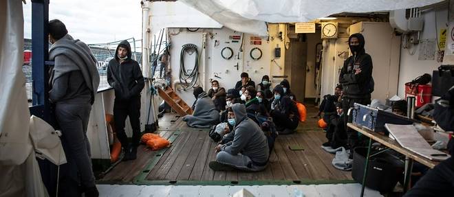 Migrants : L'Italie autorise uniquement le debarquement de mineurs ou malades