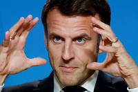 &Agrave; quoi joue Emmanuel Macron&nbsp;?
