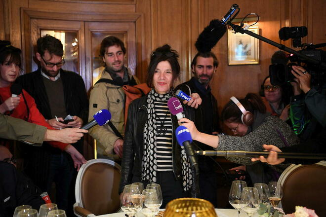 Brigitte Giraud à la table de chez Drouant, le 3 novembre.  
 ©  BERTRAND GUAY / AFP