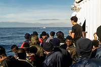 À bord de l' Ocean Vikin g, au large de la Corse, jeudi 10 novembre. 
