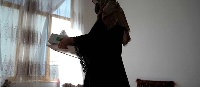 D'ecolieres a femmes au foyer, le destin des Afghanes sous le regime taliban