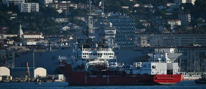 L'Ocean Viking a quitte Toulon, les migrants dans une zone d'attente fermee
