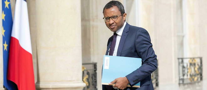 Le ministere de l'Education, dirigee par Pap Ndiaye, a annonce retablir les maths dans le tronc commun des classes de premiere generale.
