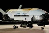 Le drone spatial X37-B lors de son retour sur Terre, a Cap Canaveral en Floride, le 12 novembre 2022.
