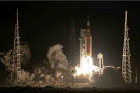 La fusée Space Launch System de la Nasa transportant le vaisseau spatial Orion décolle pour la mission Artemis I, le mercredi 16 novembre 2022, depuis le Kennedy Space Center de la Nasa en Floride.
