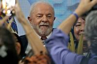 Selfies et hourrahs: Lula accueilli en h&eacute;ros &agrave; la COP27