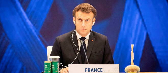 Pour Emmanuel Macron, << politiser le sport est une tres mauvaise idee >>.
