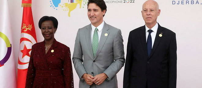 Trois personnalites marquantes du sommet de la Francophonie de Djerba en ce mois de novembre 2022 : Louise Mushikiwabo, secretaire generale de la Francophonie, Justin Trudeau, Premier ministre du Canada, et Kais Saied, president de la Tunisie. 
