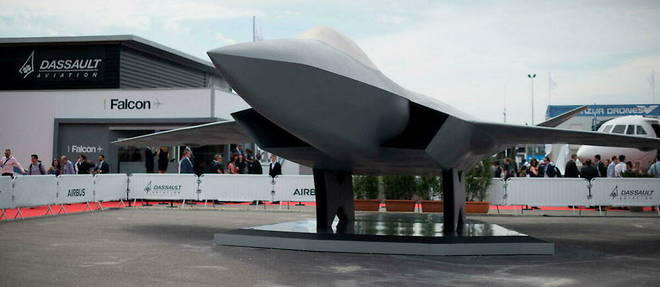Une maquette du futur avion de combat européen, le Scaf, présentée le 18 juin 2019 au Salon du Bourget.
