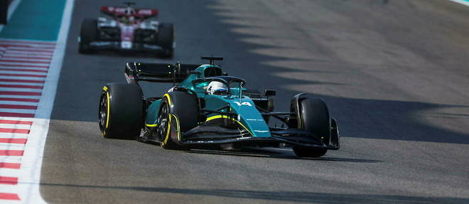 Fernando Alonso a pu prendre en mains la monoplace utilisee cette saison par Aston Martin lors d'une seance d'essais d'apres-saison organisee sur le circuit de Yas Marina.
