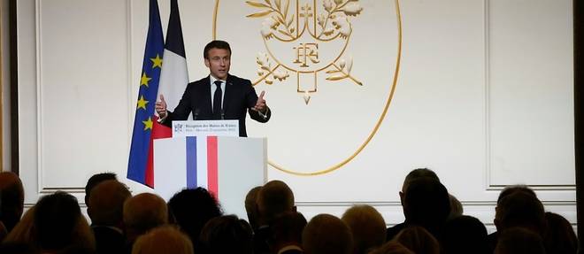 Macron au contact de maires "pris a la gorge" par les prix de l'energie