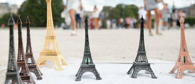 << Plutot qu'a la qualite de vie, Paris s'interesse avant tout a ses 33 millions de visiteurs, qu'elle espere voir se multiplier >>, estime Alexandre Vesperini, ancien elu de Paris. 
