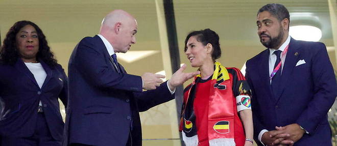 Hadja Lahbib, Belgian minister, appeared with the bracelet "one Love" hated by FIFA and the Qatari organizers of the competition.