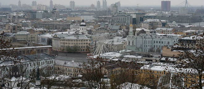 Kiev est frappee par une pluie glaciale et des temperatures proches de zero.
