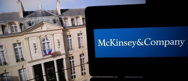Emmanuel Macron rattrape par le "sparadrap" McKinsey
