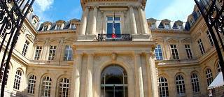 Le colloque sur « Les nouveaux enjeux des parents », qui devait se tenir le 20 novembre dans la mairie de Paris centre, a été annulé.
