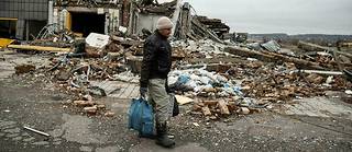 À Bakhmout, dans la région du Donbass, à l'est de l'Ukraine, le 23 novembre 2022. Les frappes russes détruisent les infrastructures et perturbent les services essentiels tels que le gaz, l'électricité et l'eau.
